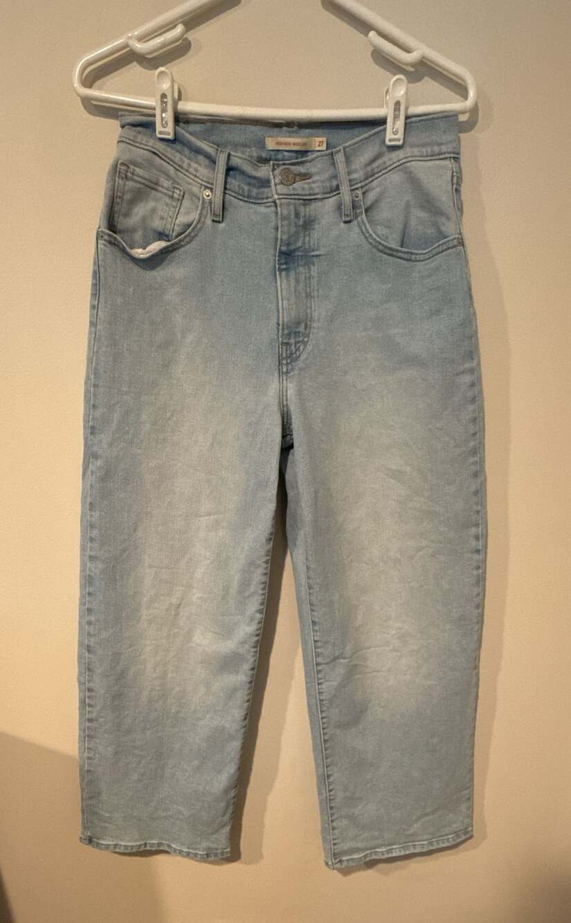 Levi's High-Rise Wide Leg Jeans Size 27 Light Wash